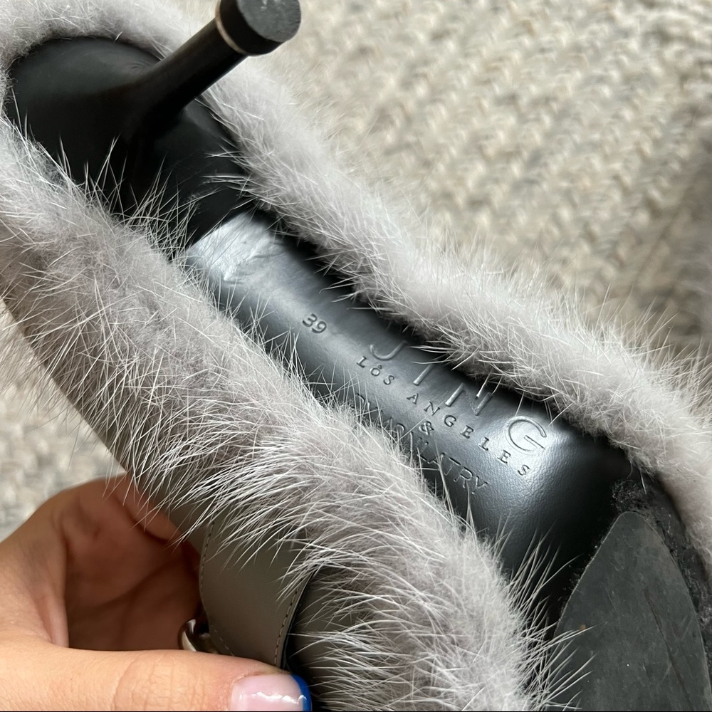 Unique Design Heels - Picture 4 of 5